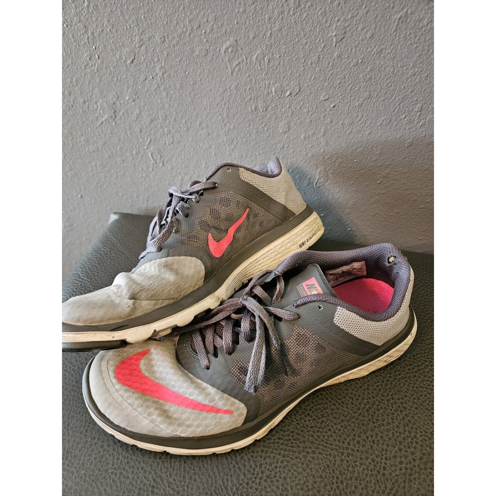 Nike FS Lite Run 2 two tone gray/pink women's size 9 got‎ alot of life left
